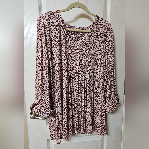 4/$25 Leopard Print Women's Top - Picture 1 of 6